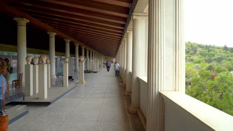 Stoa-De-Attalos-En-Un-Día-Soleado