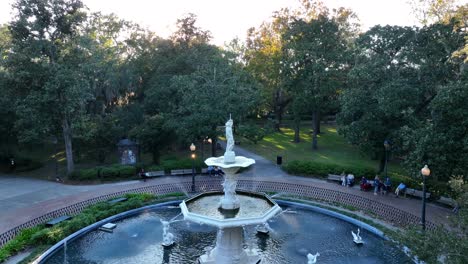 People-enjoy-fountain-at-urban-city-park-in-southern-USA