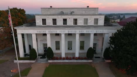 Edificio-De-La-Oficina-De-Correos-Y-Del-Juzgado-De-Los-Estados-Unidos-Al-Amanecer