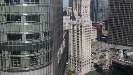 Chicago-Trump-tower-and-up-zoomed-in