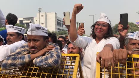 Anhänger-Der-Aam-Aadmi-Partei-Rufen-Slogans