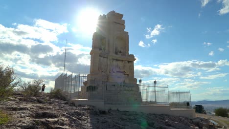 Vista-Panorámica-Del-Monumento-Philopappos-En-Un-Día-Soleado-En-Atenas