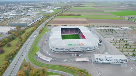 Luftaufnahme-Des-Wwk-Arena-Stadions-Des-Fc-Augsburg-Neben-Der-Zweispurigen-B17