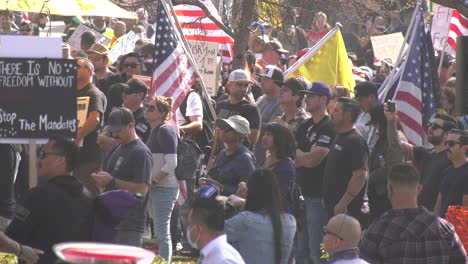 Votantes-De-Donald-Trump-Protestando-En-California