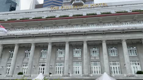 Frontal-facade-view-of-The-Fullerton-Hotel-in-Singapore