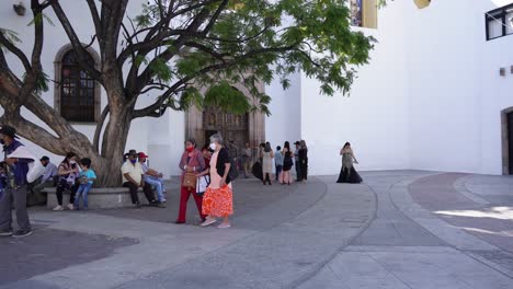 Static-shot-of-a-church-in-the-center-of-the-city-of-Irapuato