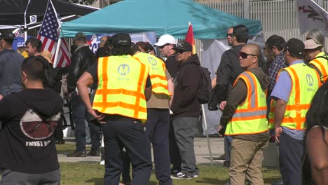 Los-Trabajadores-Del-Metro-Responden-A-La-Protesta-Contra-Las-Máscaras