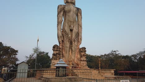 A-gigantic-monolithic-statue-of-Bahubali,-also-known-as-Gomateshwara