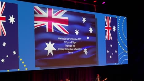 Candidatos-Que-Asisten-A-La-Ceremonia-De-Ciudadanía-Australiana-Por-Invitación-A-La-Promesa-De-Compromiso-Con-Australia-Celebrada-En-El-Gran-Salón,-Centro-De-Convenciones-Y-Exposiciones-De-Brisbane-El-Miércoles-14-De-Septiembre-De-2022