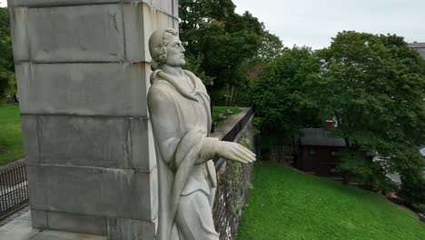 Estatua-De-Roger-Williams-En-Prospect-Terrace-Park