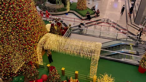 Christmas-decoration-in-a-mall-in-Brazil