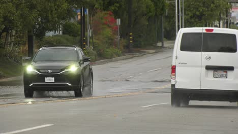 Car-Driving-through-heavy-rain