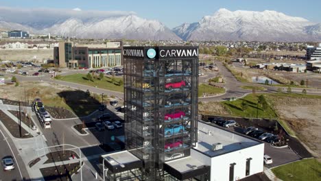 Edificio-De-Máquinas-Expendedoras-De-Carvana-En-Silicon-Laderas,-Lehi,-Utah---Antena