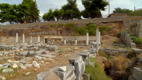 Peribollos-De-Apolo-En-La-Ciudad-De-La-Antigua-Corinto