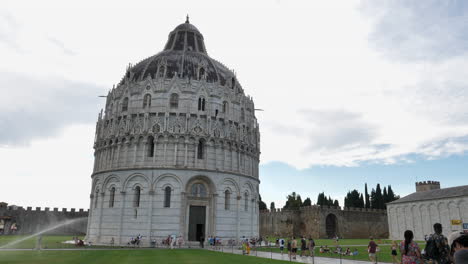 Pisa-Baptisterio-De-St