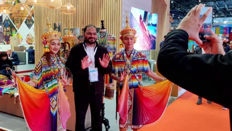 Asiatische-Kultur-Trifft-Europäisch-Im-Excel-London-Congress-World-Travel-Market