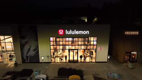 Tienda-Minorista-Lululemon