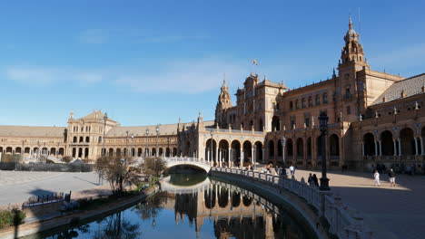 Regierungsbüros-Und-Forschungsinstitutsgebäude-An-Der-Plaza-De-Espana-In-Sevilla,-Spanien