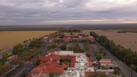 Aerial-view-of-Harris-Ranch-Inn-and-Restaurant-in-Coalinga,-California