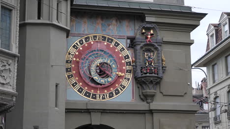 Esfera-Astronómica-En-La-Torre-Del-Reloj-Zytglogge-En-Berna,-Suiza