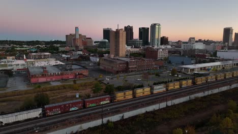 Carga-De-Transporte-Ferroviario-En-Birmingham-Alabama