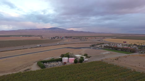 Aerial-view-of-Harris-Ranch-Inn-and-Restaurant-in-Coalinga,-California