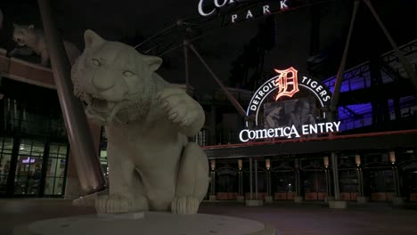 Comerica-Park,-Hogar-Del-Equipo-De-Béisbol-De-Las-Grandes-Ligas-De-Los-Tigres-De-Detroit-En-La-Noche