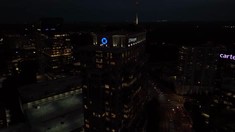 Oficina-De-Edificio-De-Jp-Morgan-Chase-En-La-Noche