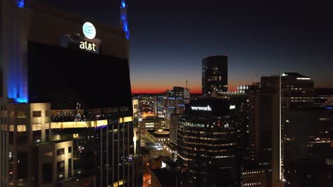 Att-Building-Pull-back-Puesta-De-Sol-Revelada-En-Nashville