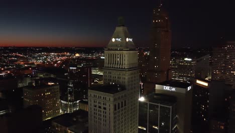 Antena-De-La-Torre-Pnc-De-Cincinnati-Al-Atardecer