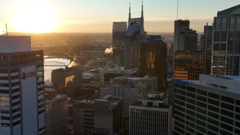 Paisaje-Urbano-Aéreo-De-Nashville-Haz-De-Luz-Realmente-Ampliado