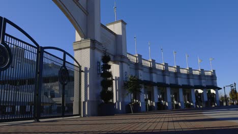 Puerta-De-Churchill-Downs-Desde-Un-Lado