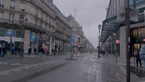 Una-Carretera-En-Paris,-Francia