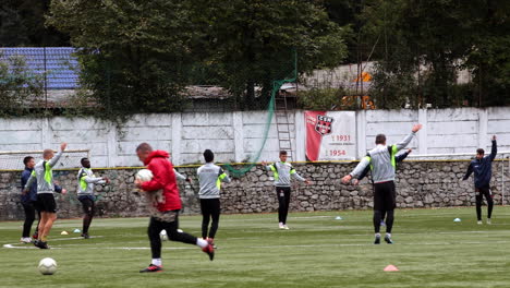 Resita-Fußballmannschaft---Training-1