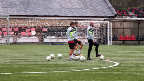 Resita-Fußballmannschaft---Training-5