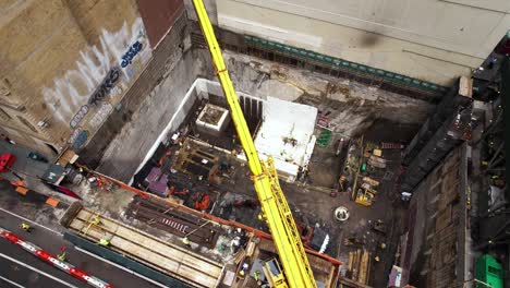 Gründungsarbeiten-Auf-Einer-Baustelle-In-Midtown,-Manhattan,-New-York---Luftaufnahme