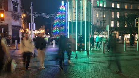 Hyperlapse-Videografie-Ist-Eine-Fototechnik,-Die-Verwendet-Wird,-Um-Zeitraffervideos-Des-Straßenlebens-In-Dublin-Zu-Weihnachten-Zu-Erstellen