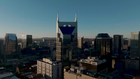 Antena-Del-Paisaje-Urbano-De-Nashville-Por-La-Mañana-En-El-Edificio-Att