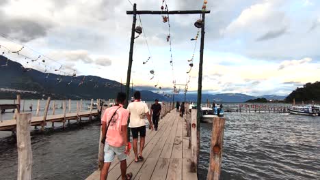 Dock-In-San-Juan-La-Laguna-Im-Atitlán-See