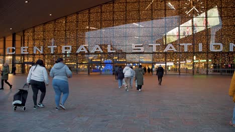 Entrance-to-Rotterdam-Central-train-station-with-christmas-lights