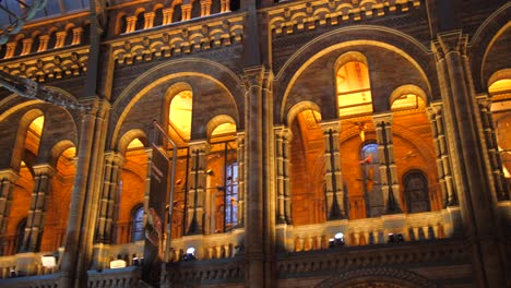 Panorama-Of-Ornate-Interior-Of-Hintze-Hall-At-The-Natural-History-Museum-In-London,-UK