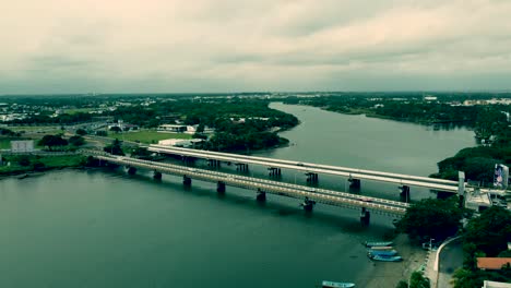 Vista-Aerea-Con-Drone-De-Dos-Puentes-Para-Llegar-De-Boca-Del-Rio,-Veracruz