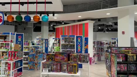 Toys-R-Us-Tienda-De-Juguetes-Al-Por-Menor-En-Los-Grandes-Almacenes-Macy&#39;s