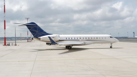 Business-jet-taxiing-at-Istanbul-Airport-on-sunny-day