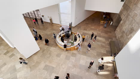 Looking-down-at-the-visitor-information-at-the-Getty-Center,-Los-Angeles,-California