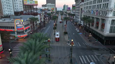 Walgreens-Drugstore-on-Canal-Street-in-downtown-New-Orleans,-NOLA