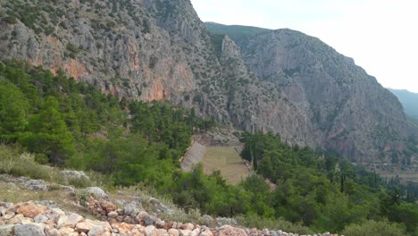 El-Estadio-Arqueológico-De-Delphi-Fue-Construido-Dentro-De-La-Segunda-Mitad-Del-Siglo-IV-A.