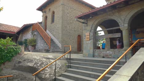 Alte-Gebäude-Des-Heiligen-Klosters-St-Stephan-In-Der-Meteora-felsformation-In-Griechenland