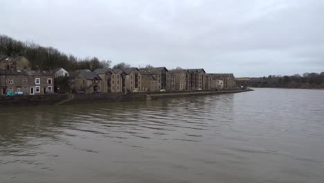 Lancaster-Histórico-St-Georges-Quay-Y-Un-Río-Lune-Marea-Alta