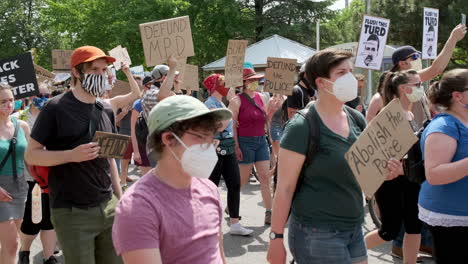 Friedliche-Demonstranten-Der-Schwarzen-Lebensmaterie-Marschieren-In-Minneapolis